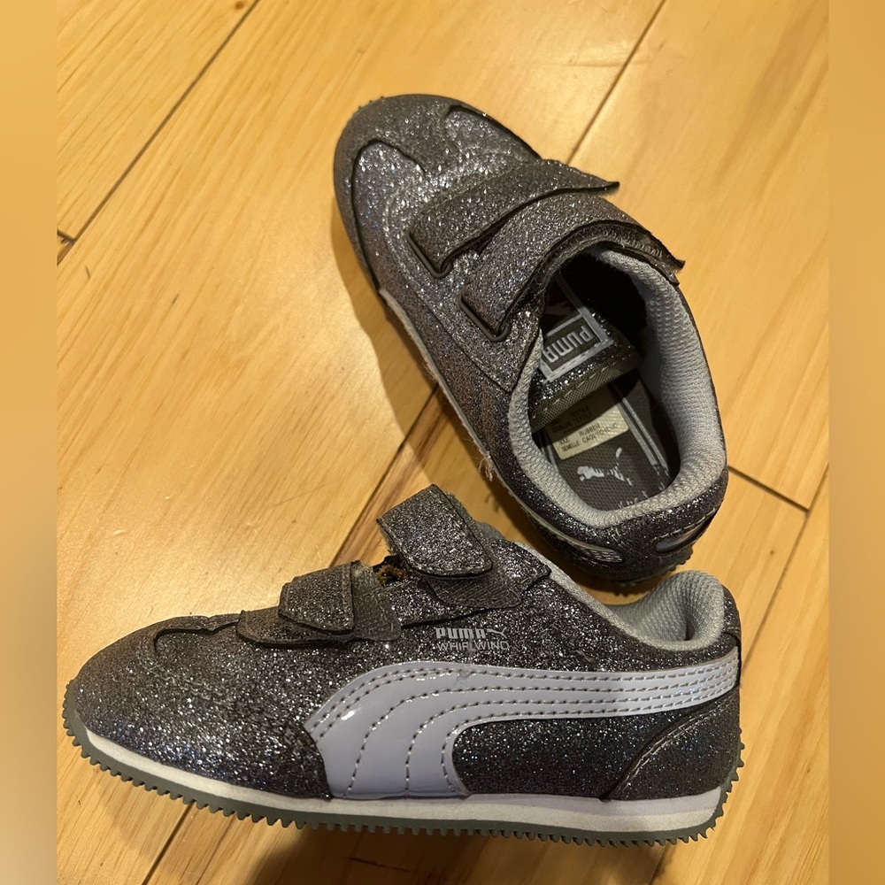 Puma girls sneaker size 9c